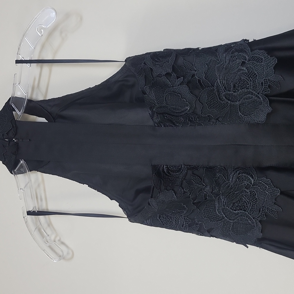 AVERY G Black Lace Bodice Halter T-Back Hi-Low Formal Dress - Picture 8 of 16